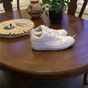 Used all white Jordan 1 low size 10.5.